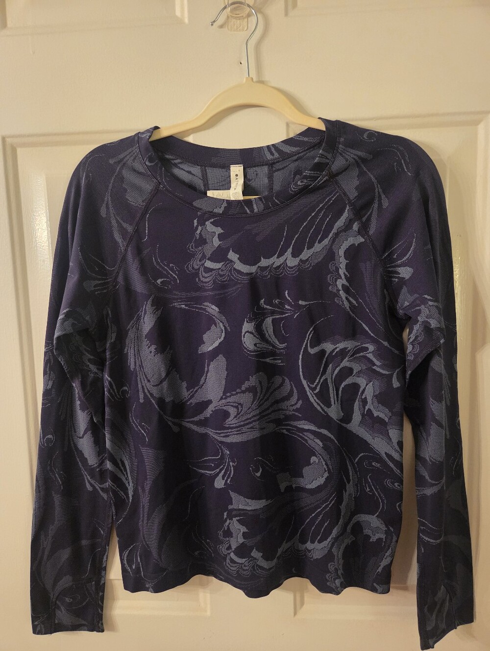 Athleta Momentum Seamless Long Sleeve Top Navy Blue Swirl Jacquard Women's M - Picture 4 of 6